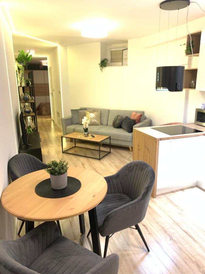 Moderno Apartament Cracovia Exterior foto